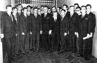 Zdzisaw Klepacz z absolwentami THM z 1962r.